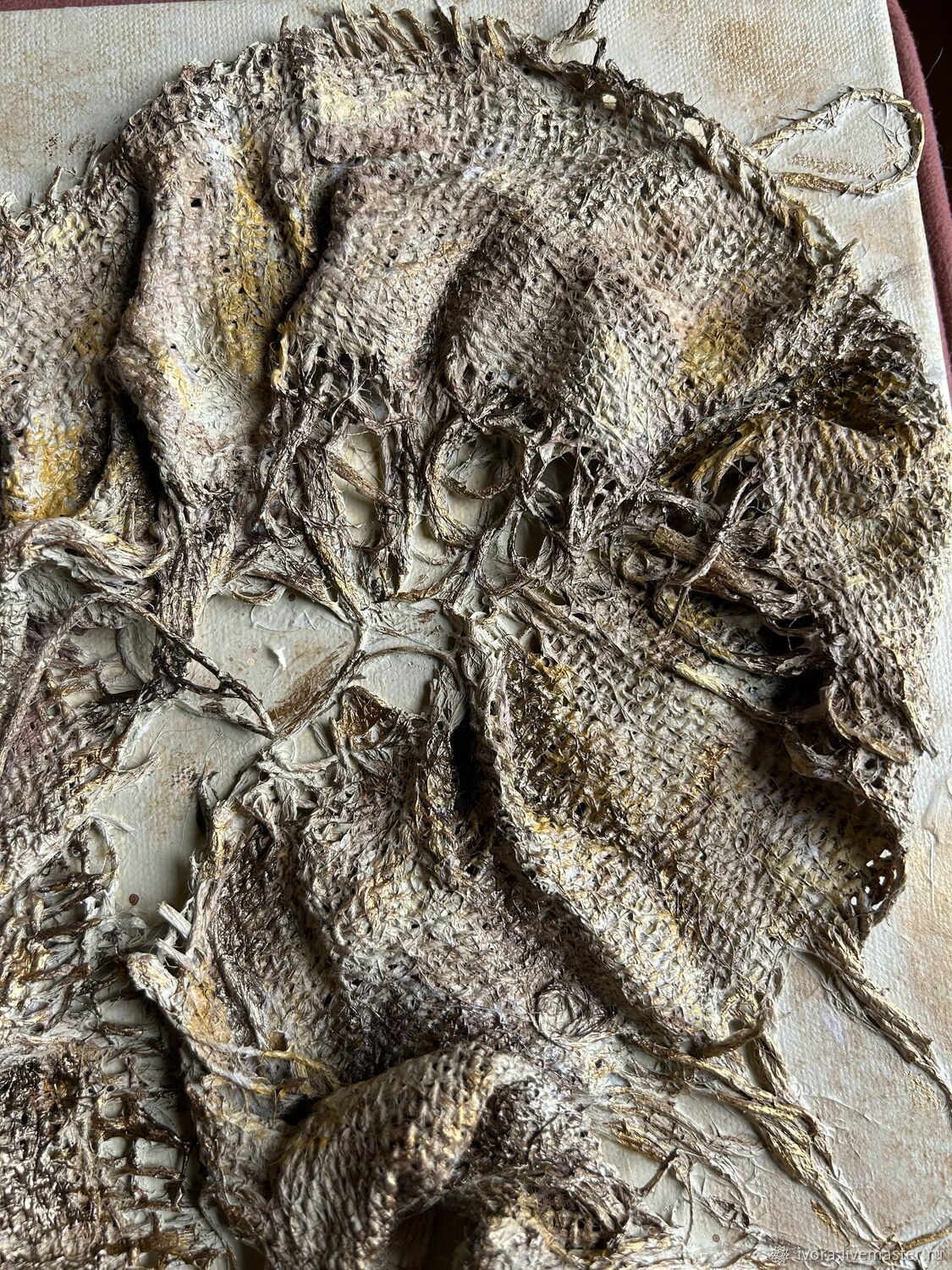 https://cs2.livemaster.ru/storage/16/d5/574afad22bc325ee78f0a2078fiu--kartiny-i-panno-kartina-tkan-mirozdaniya-obemnaya-fakturnaya-.jpg