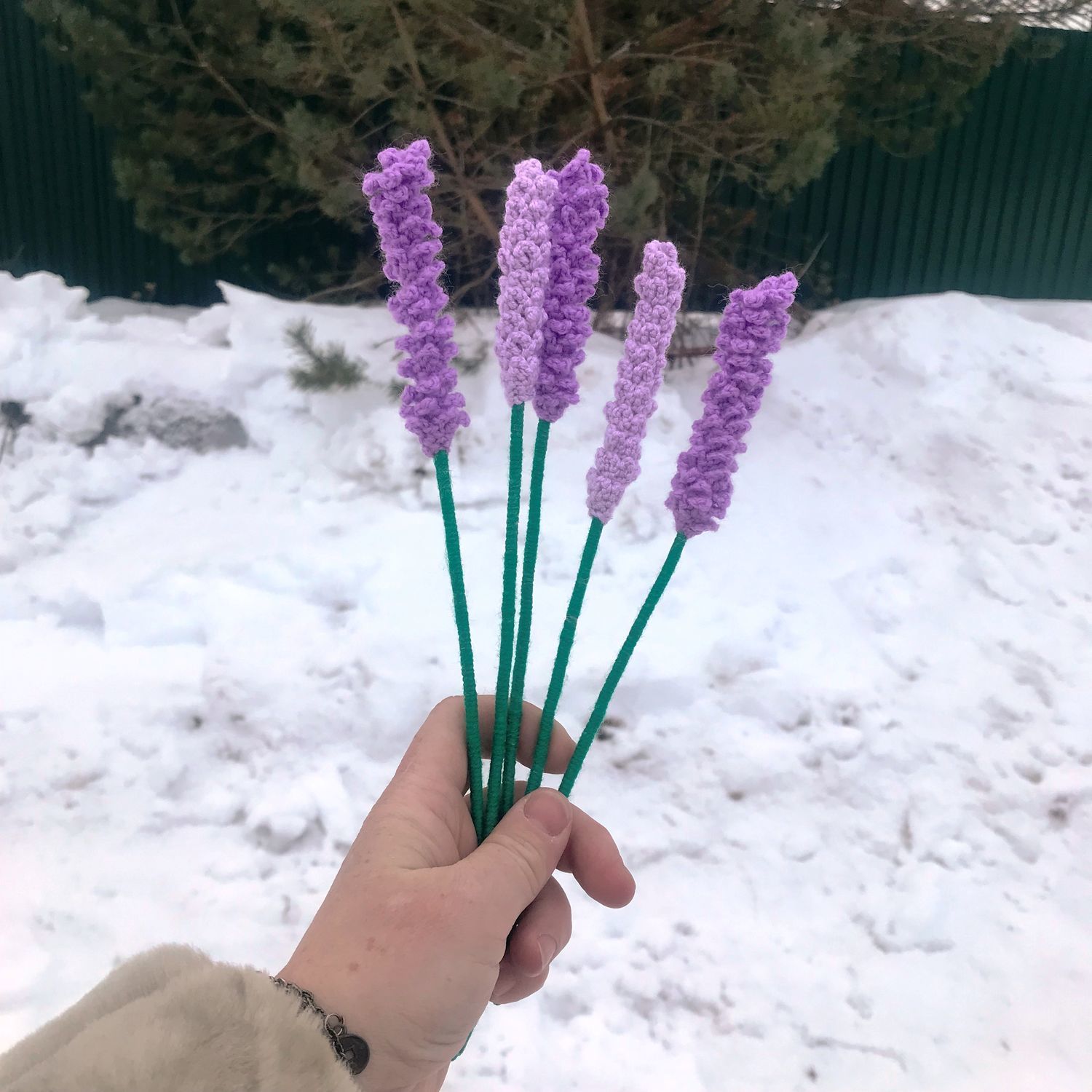 Цветы вязаные – купить на Ярмарке Мастеров – QAXJCRU | Подарки на 8 ...