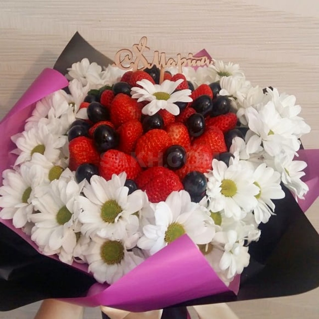 Цветочно-фруктовые букеты