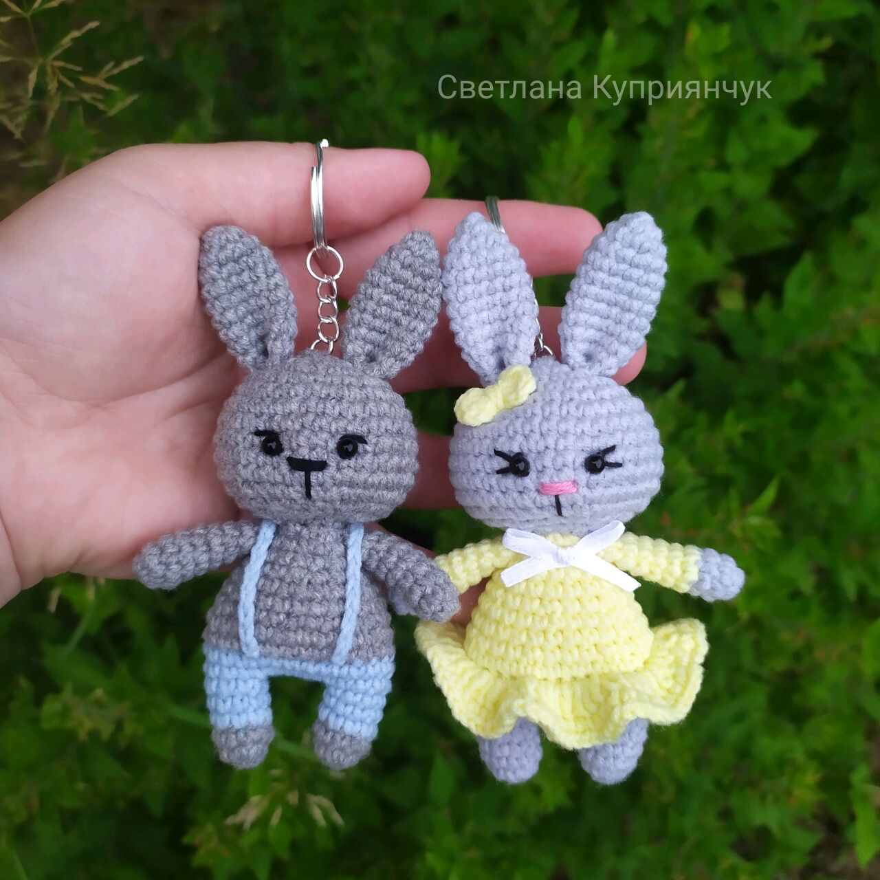 Брелок вязаный для ключей. Вязаный заяц, зайчик, зайчонок – заказать на ...