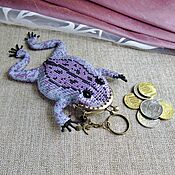 Сумки и аксессуары handmade. Livemaster - original item Coin holders: Lilac-gray frog made of beads. Keychain coin. Handmade.