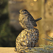 Для дома и интерьера handmade. Livemaster - original item Figurine of a bird on a cone Antique with gold Christmas New Year. Handmade.