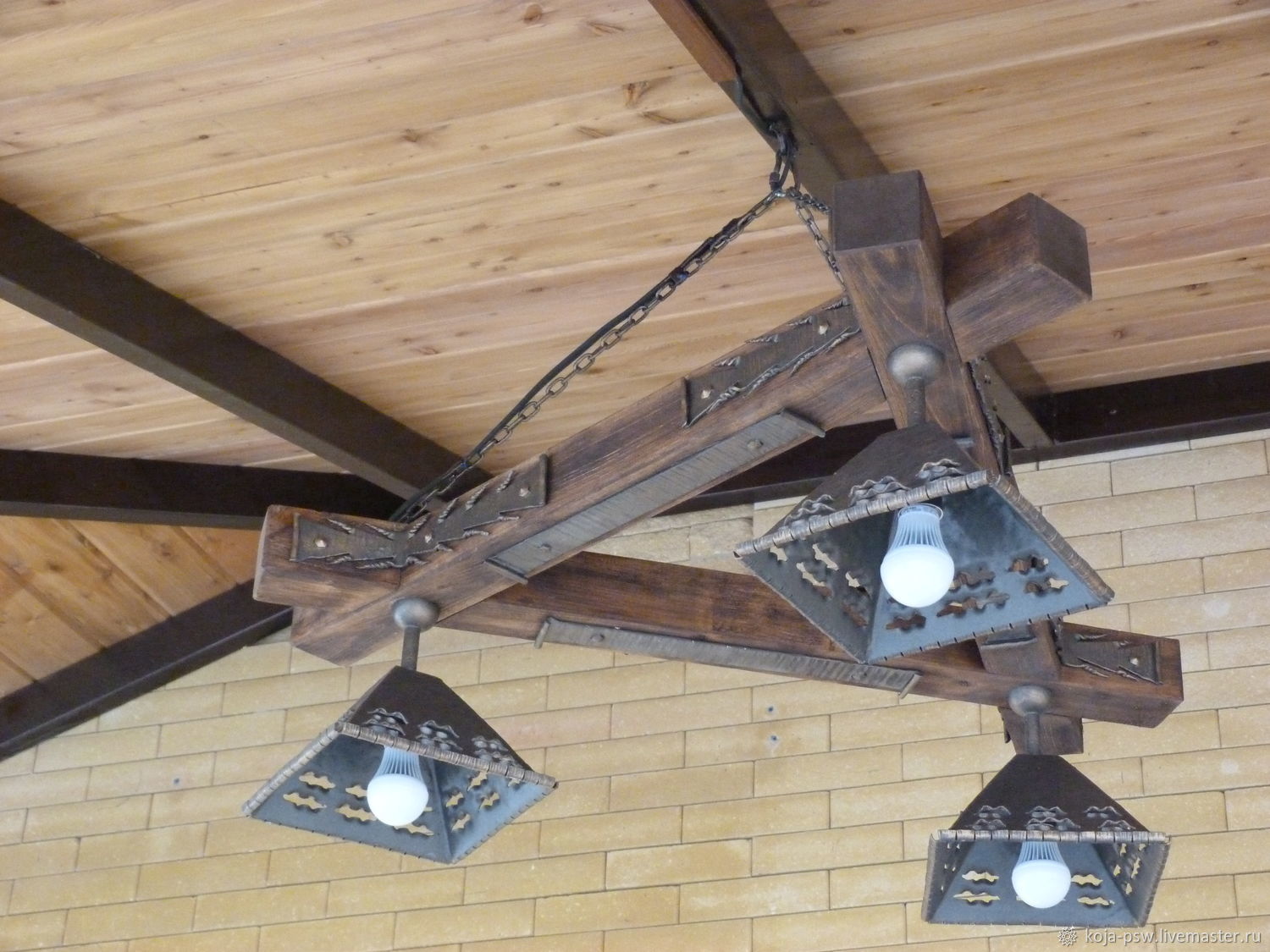 Люстра треугольная с квадратными плафонами купить в интернет-магазине ...