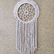 Настенное декоративное панно в технике макраме из джута
