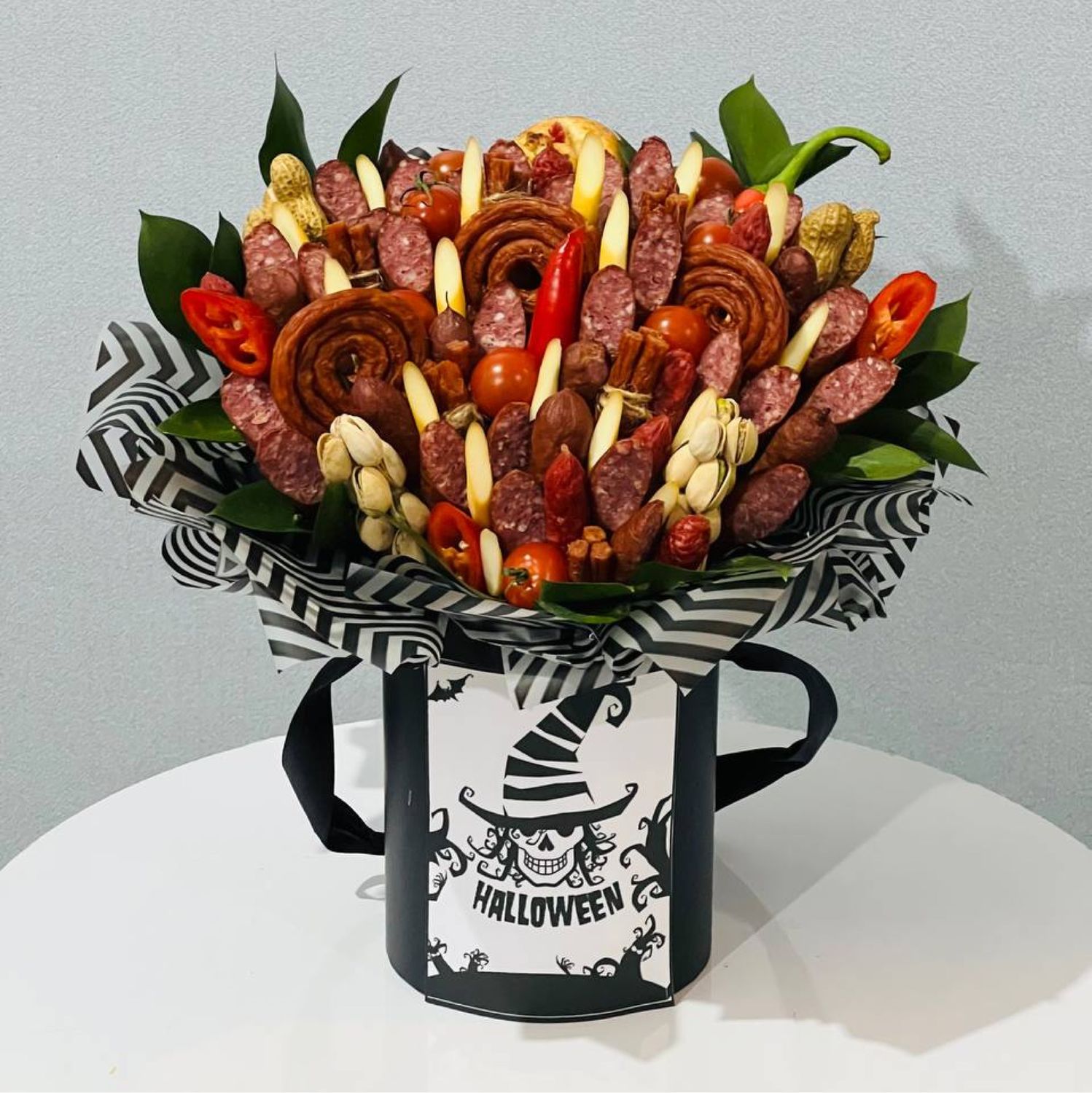 Подарок на Хеллоуин букет колбасный для мужчины купить в интернет ...