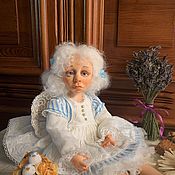 interior doll: Pistachio ice cream. Sold