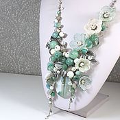 Украшения handmade. Livemaster - original item Mint - Green Sketch. Necklace made of natural stones, fabric flowers. Handmade.