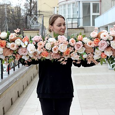 Свадебная арка с цветами для фотосессии