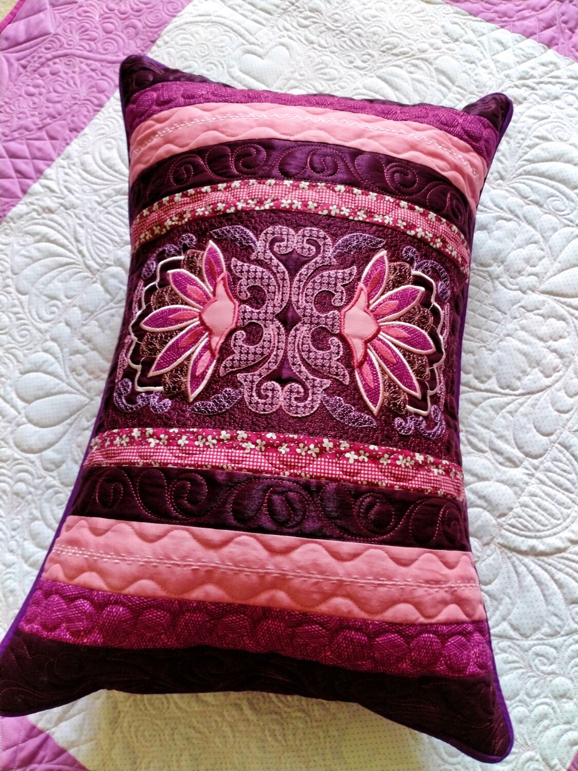 Подушки декоративные. Комплект – купить на Ярмарке Мастеров – RKTU0RU ...