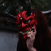 Японская интерьерная маска "Хання" светится в темноте
