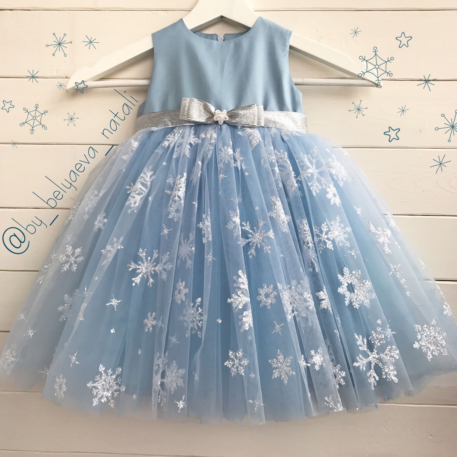 Платье из снежинок