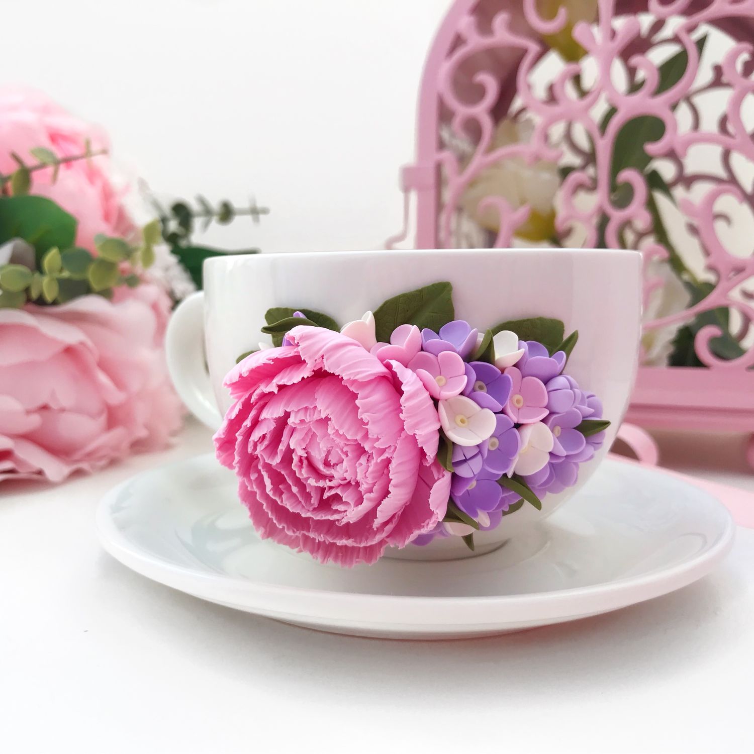 Красивая чайная пара. Красивые чашки. Цветы в кружке. Цветочки в чашке. Чашечки с цветами.