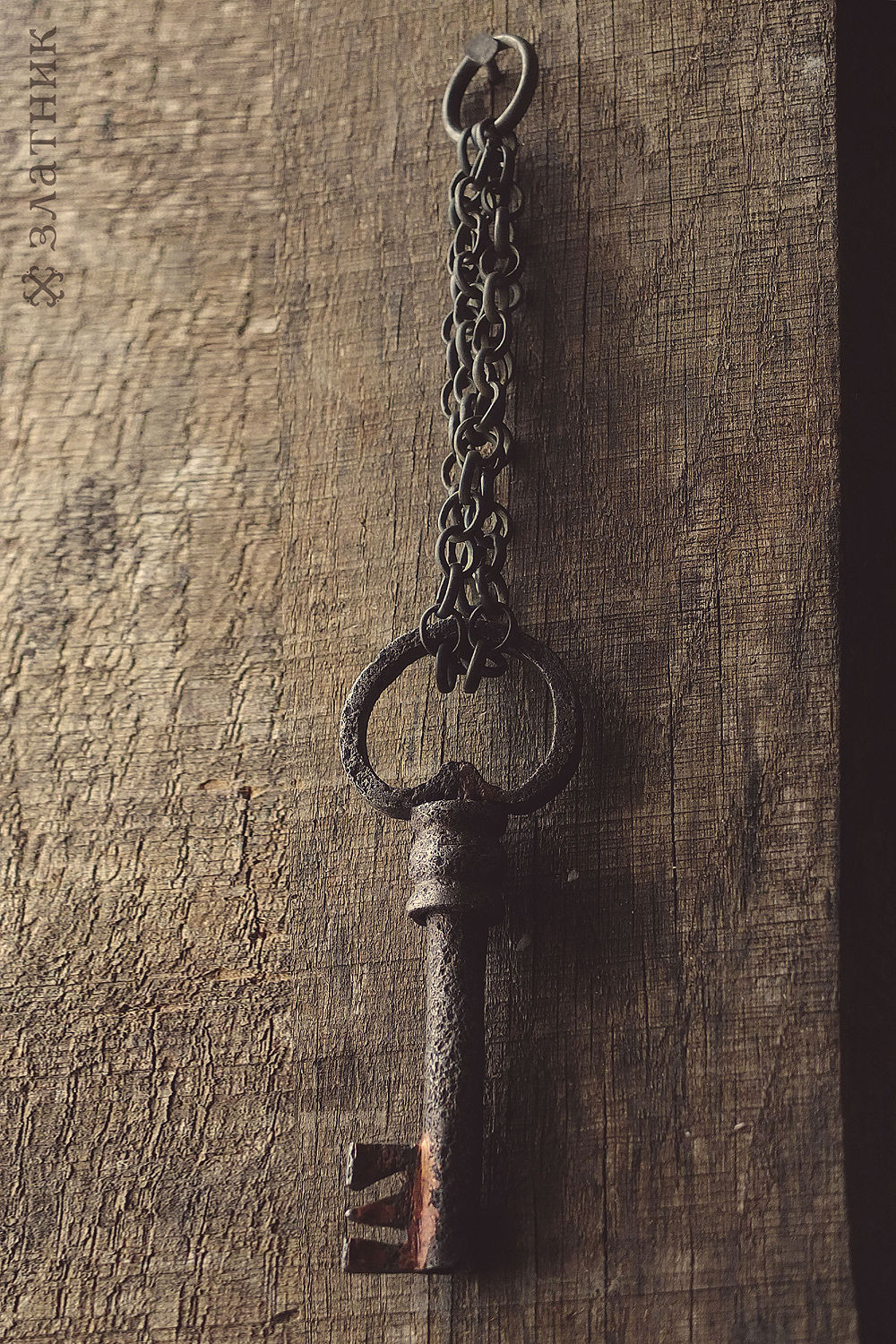 Старинный ключ. Ключ от старой комнаты. Burton skeleton key. Старинный ключ. Ключ от старой комнаты.