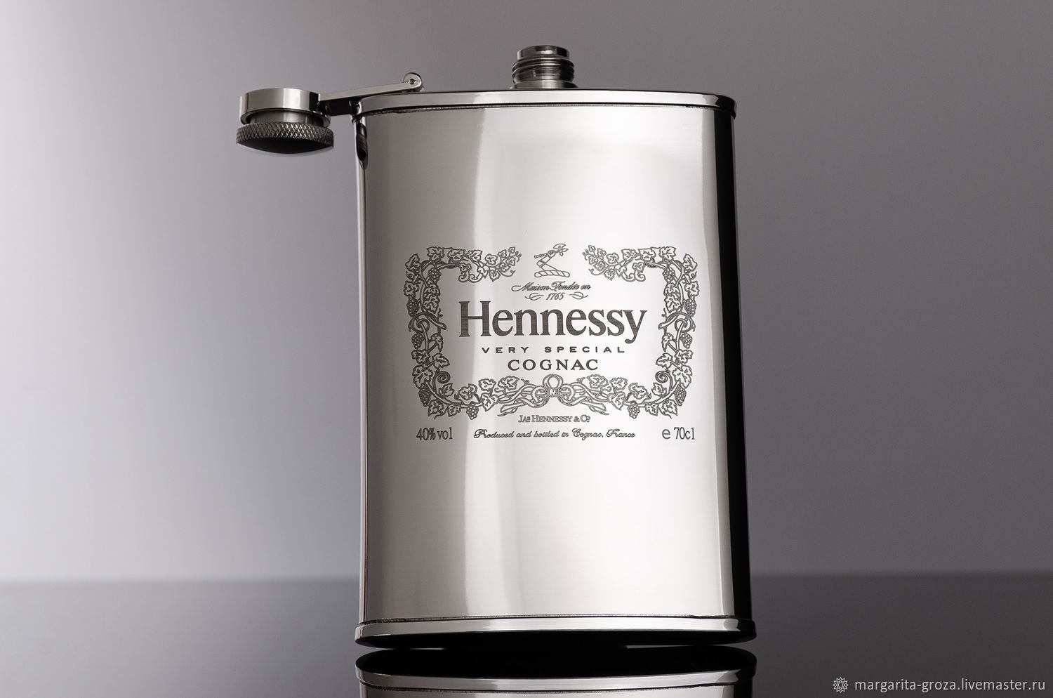 Фляжка S.Quire 1508YA для алкоголя 240мл с гравировкой Hennessy в  интернет-магазине Ярмарка Мастеров по цене 1799 ₽ – T4VA4RU | Подарочные  фляги, Москва - доставка по России