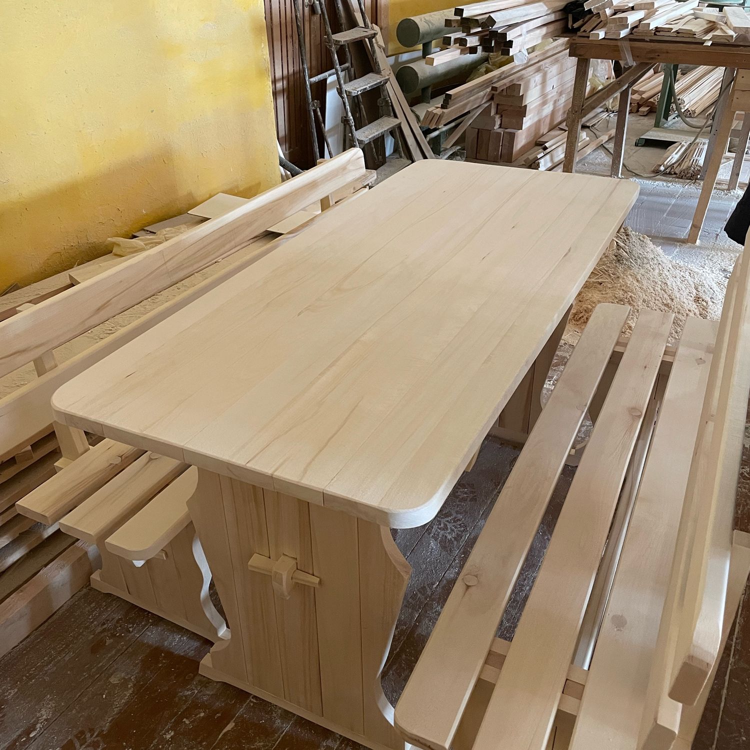 Стол со скамейками 1,5-2м Комплект мебели из осины –  онлайн на .
