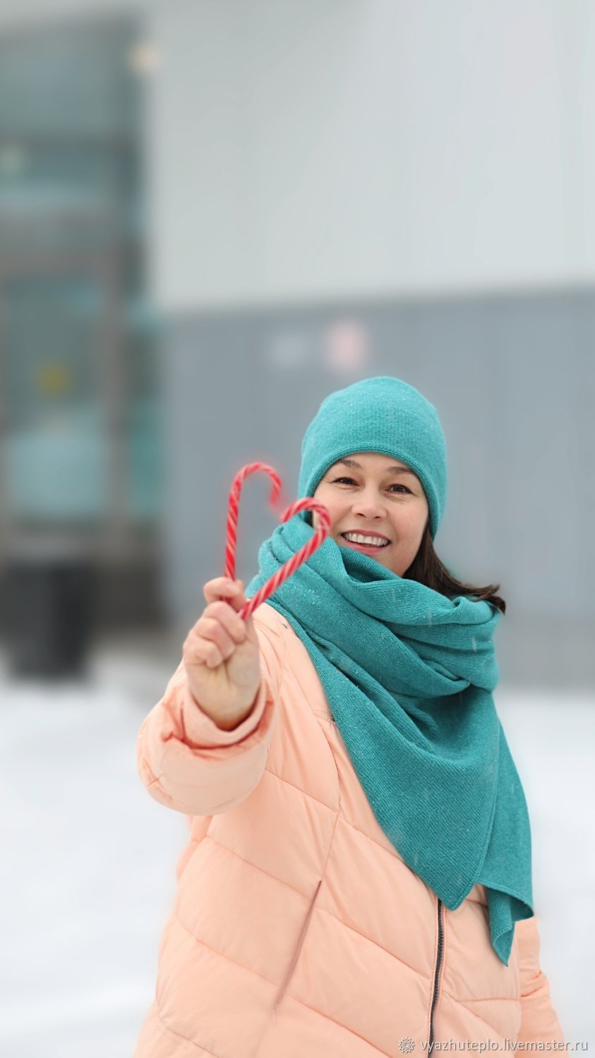 Модные вязаные шарфы сезона осень-зима 2023-2024: тренды и тенденции