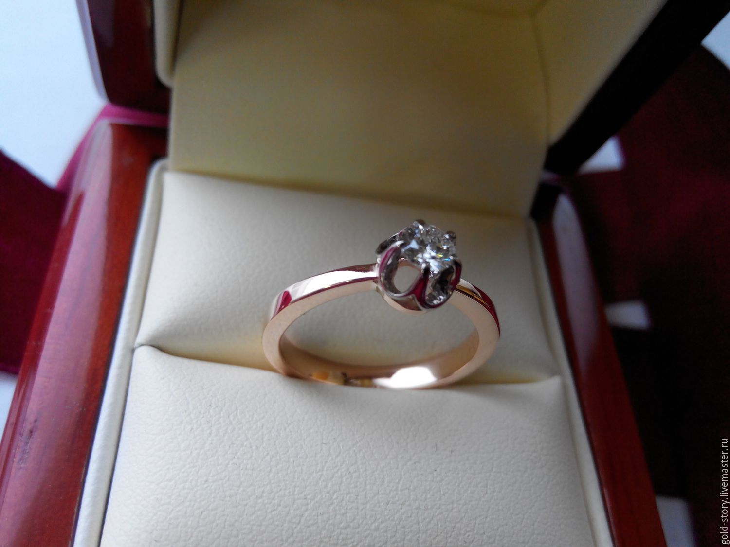 Артикул 57646 золотое кольцо с бриллиантами
