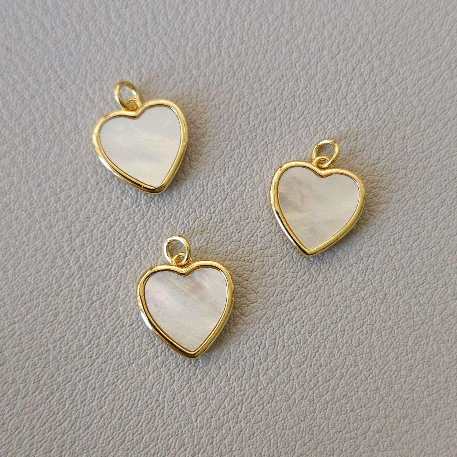 шар сердце, красный, голография. фурнитура для сережек сердца перламутр. кулон перламутр. шар сердце серебро (45 см). сережки с сердечками перламутр.