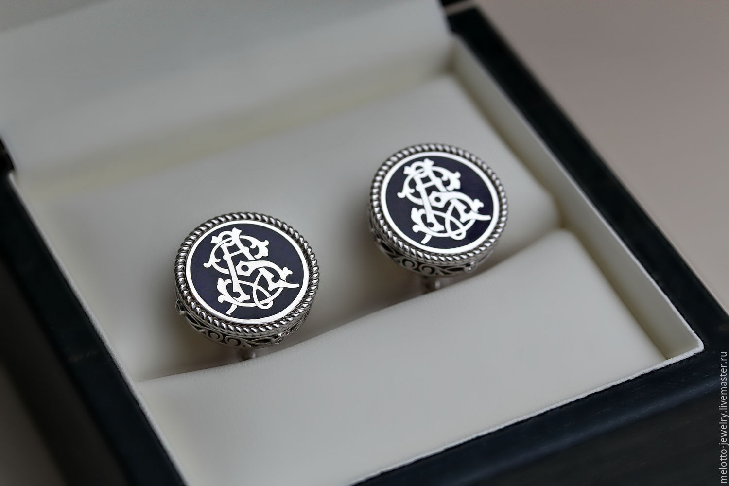 Запонки из белого золота мужские. Запонки мужские белое золото с бриллиантами. Запонки из белого золота. Ств запонки с бриллиантами мужские. Запонки из белого золота.