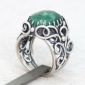 Серебряное кольцо с зеленым ониксом 