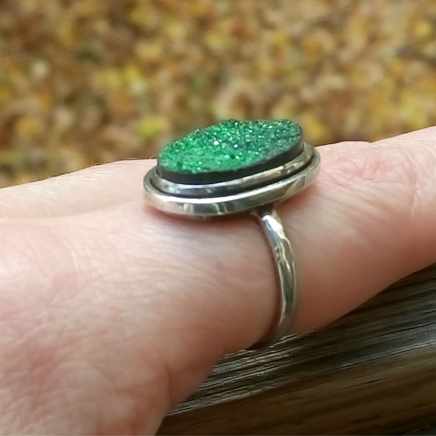 Кольцо серебряное с Уваровитом – купить на Ярмарке Мастеров – MS9FURU ...