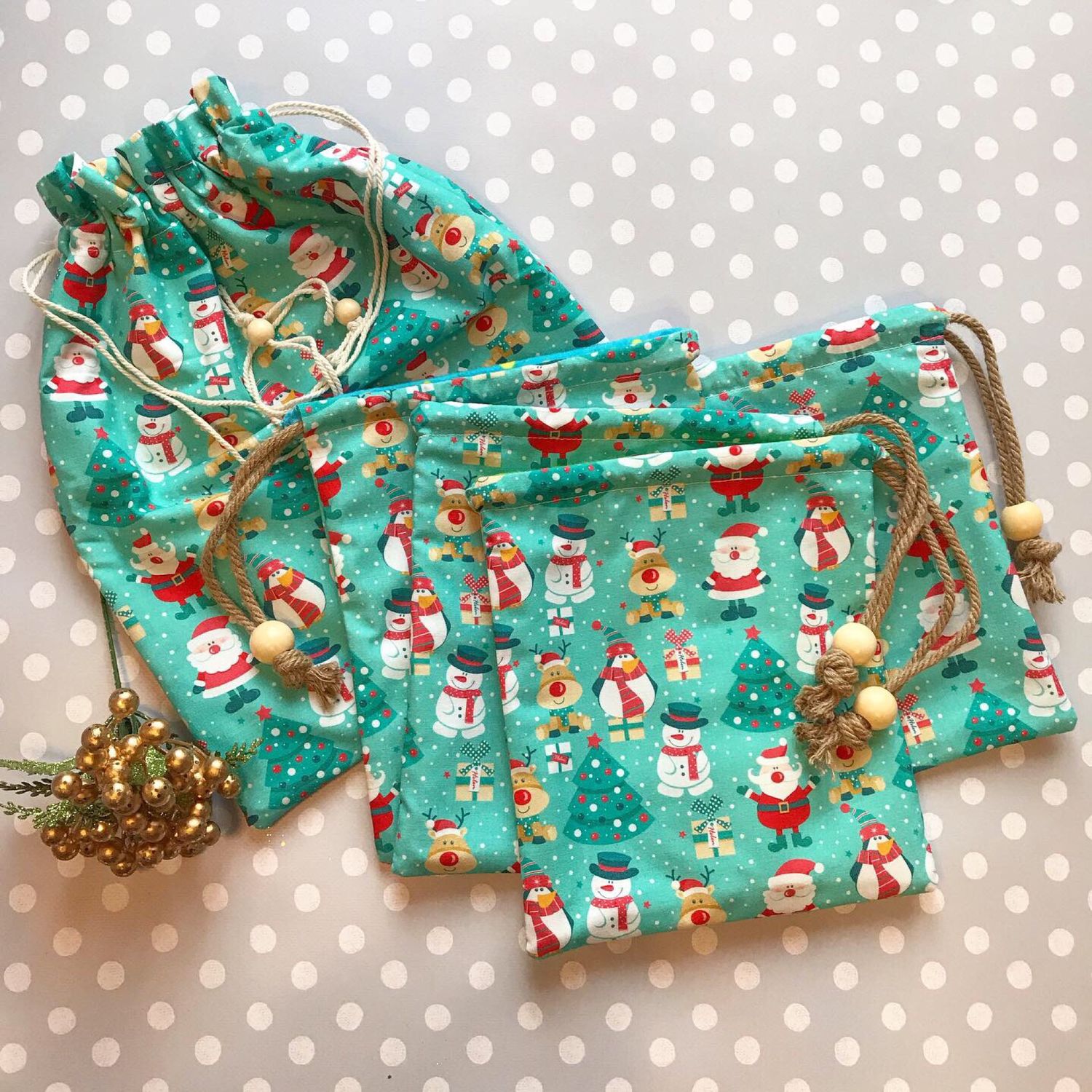 Мешочки для новогодних подарков в интернет-магазине Ярмарка Мастеров по ...