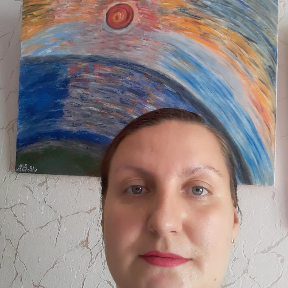 Я  на фоне одной из своих абстрактных картин.
