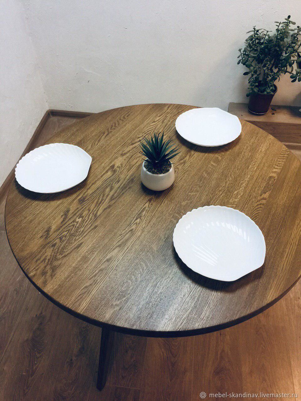 Круглый стол на кухню
