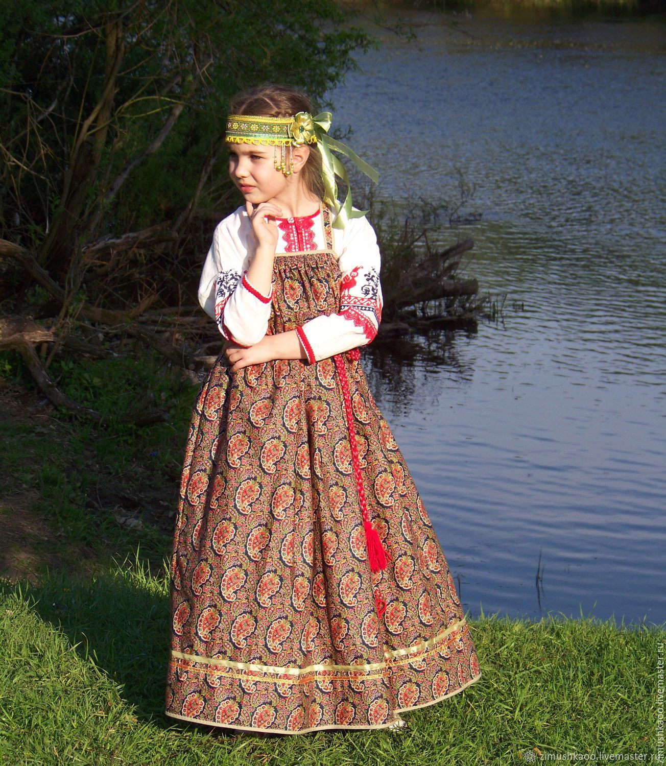 Красивые русские костюмы. Русский сарафан. Сарафан в народном стиле.