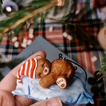 Сувениры и подарки ручной работы. Ярмарка Мастеров - ручная работа Ёлочная игрушка в подарок на ёлку Спящий мишка. Handmade.