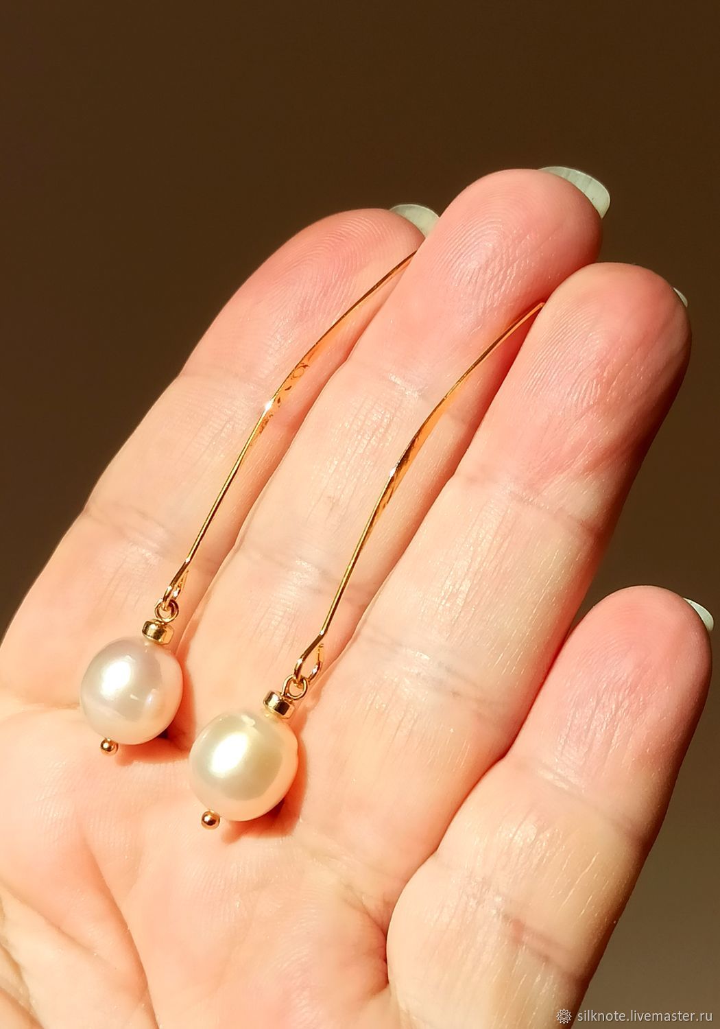 Серьги с жемчугом длинные, крючки, позолота. Натуральный жемчуг 1 см в ...