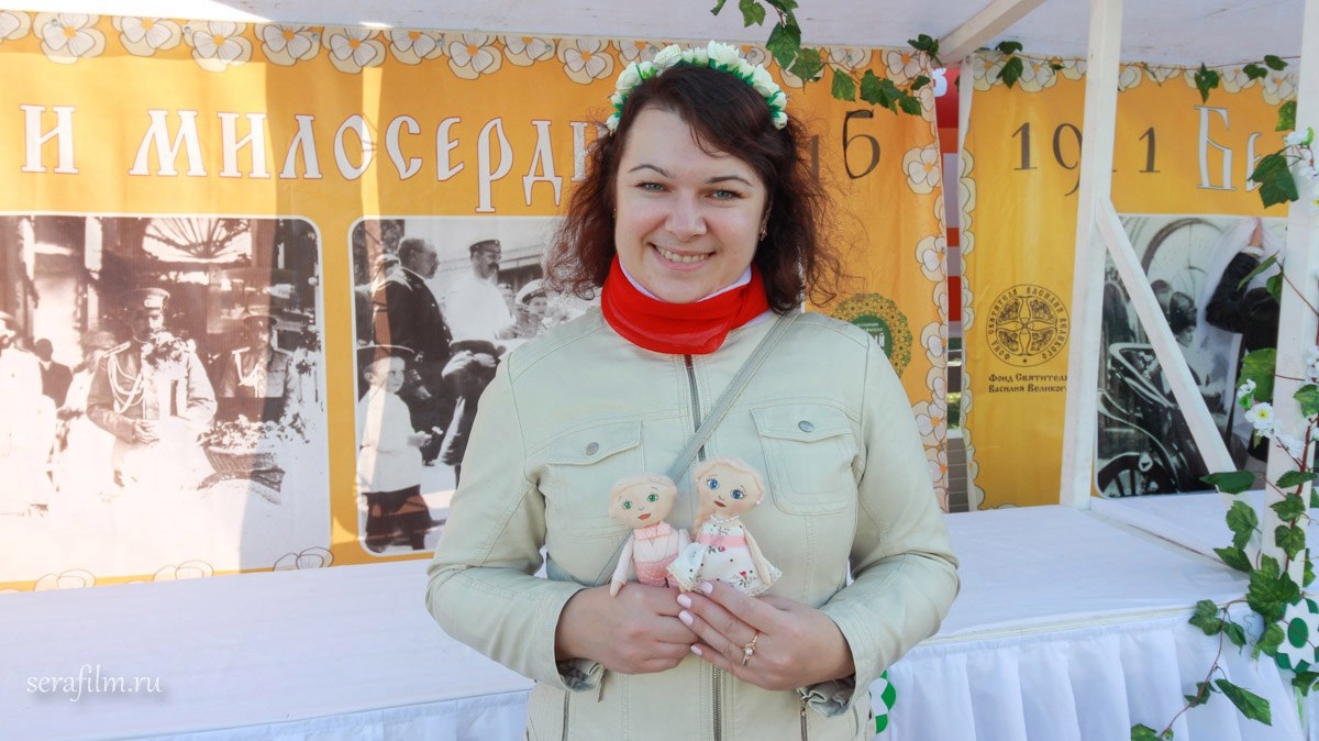 На ярмарке со своими детками)))