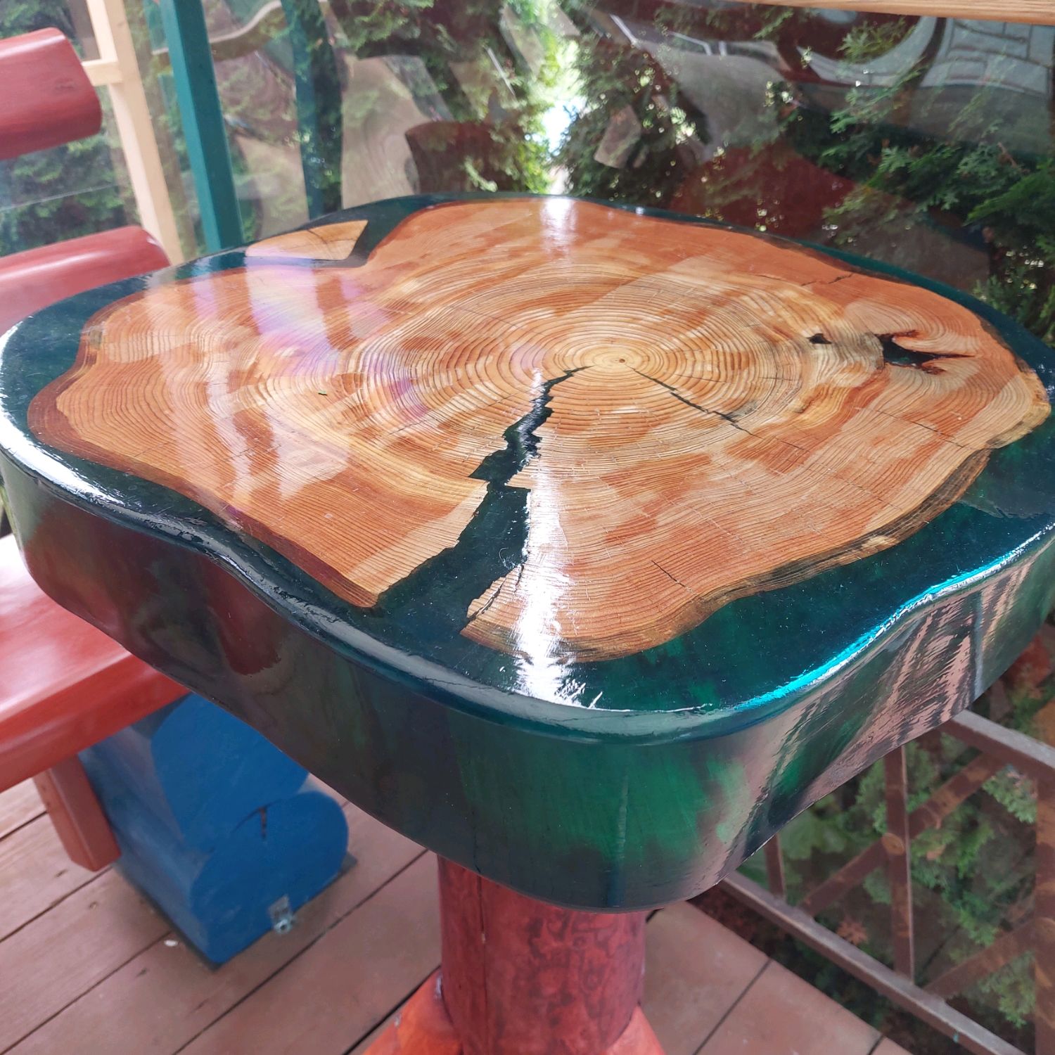 Стол на треноге из массива лиственницы в интернет-магазине Ярмарка ...