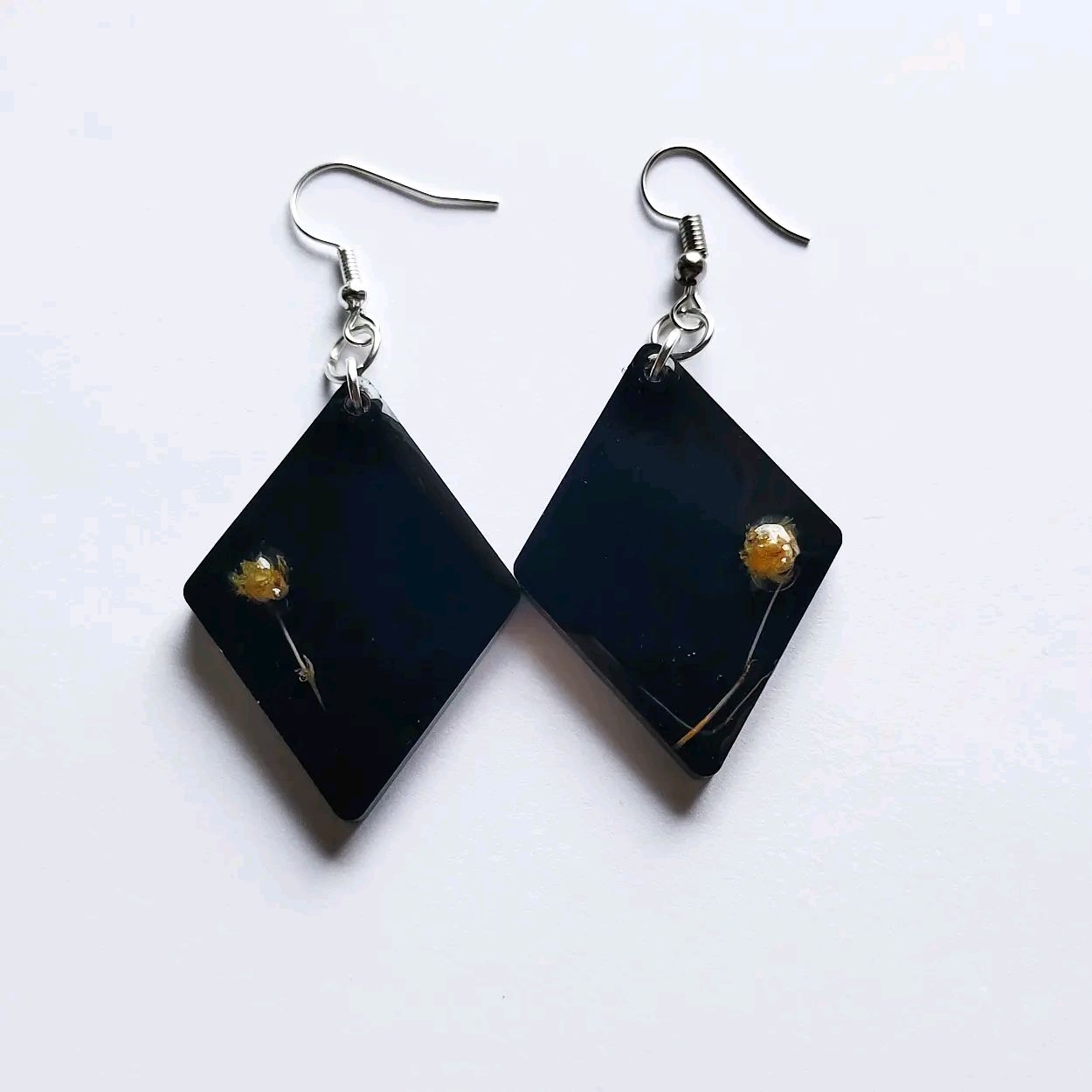 Сережки из эпоксидной смолы с сухоцветами в интернет-магазине Ярмарка ...