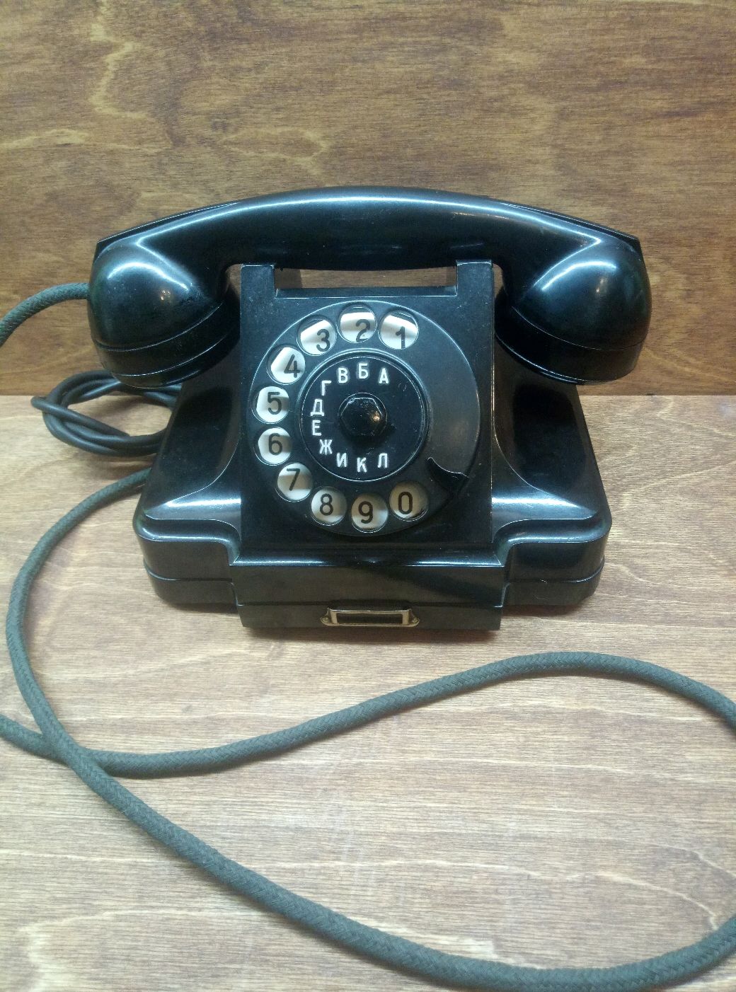Винтаж: Карболитовый телефон Красная заря, 1948 года выпуска купить винтернет-магазине Ярмарка Мастеров по цене 5990 ₽ – LRO5IRU