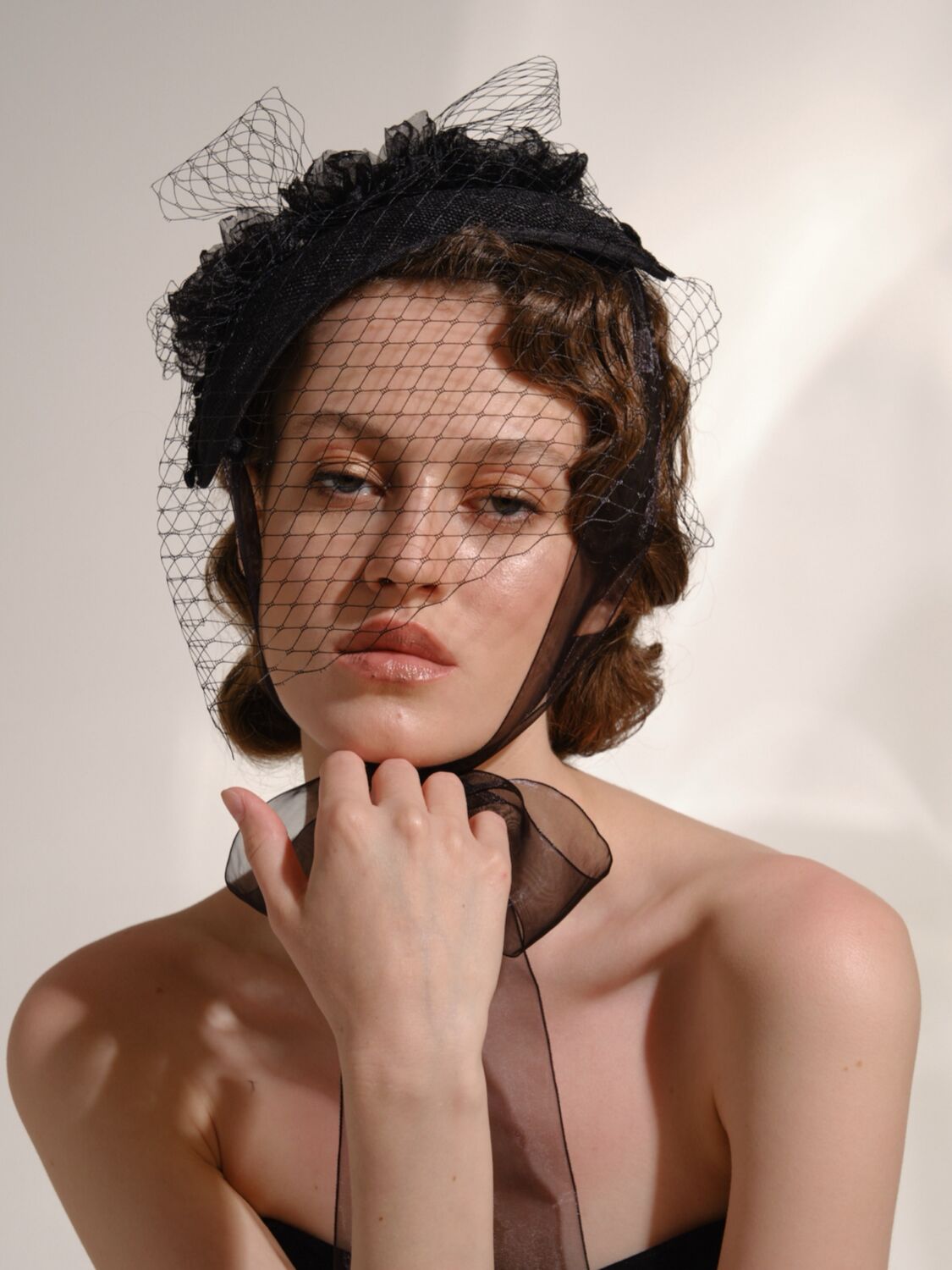 Вуалетка, шляпка с вуалью вечерняя черная многофункциональная-4 вар в интернет-магазине Ярмарка Мастеров по цене 7900 ₽ – WZO7YRU | Шляпы, Москва - доставка по России