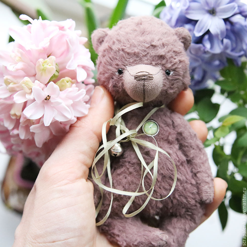 Плюшевые цветы. Тедди с цветком. Мишка Тедди с цветком. Подсолнечник мишка Тедди в букете. Фото Тедди и цветков.