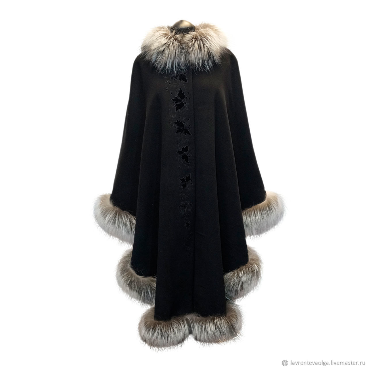 Winter poncho with fur – купить на Ярмарке Мастеров – GJI3VCOM | Ponchos,  Moscow