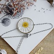 Украшения handmade. Livemaster - original item Bracelet with Daisy. A thin bracelet with real flowers in resin. Handmade.