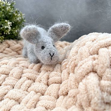 Куклы и игрушки ручной работы. Ярмарка Мастеров - ручная работа Мини зайка ручной работы , подарок на день рождение. Handmade.