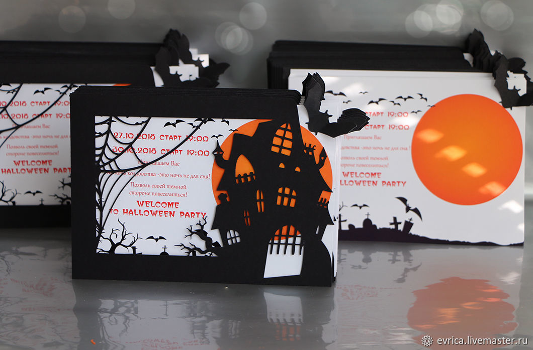 Открытка на Хэллоуин со свитком-рамкой - векторное изображение