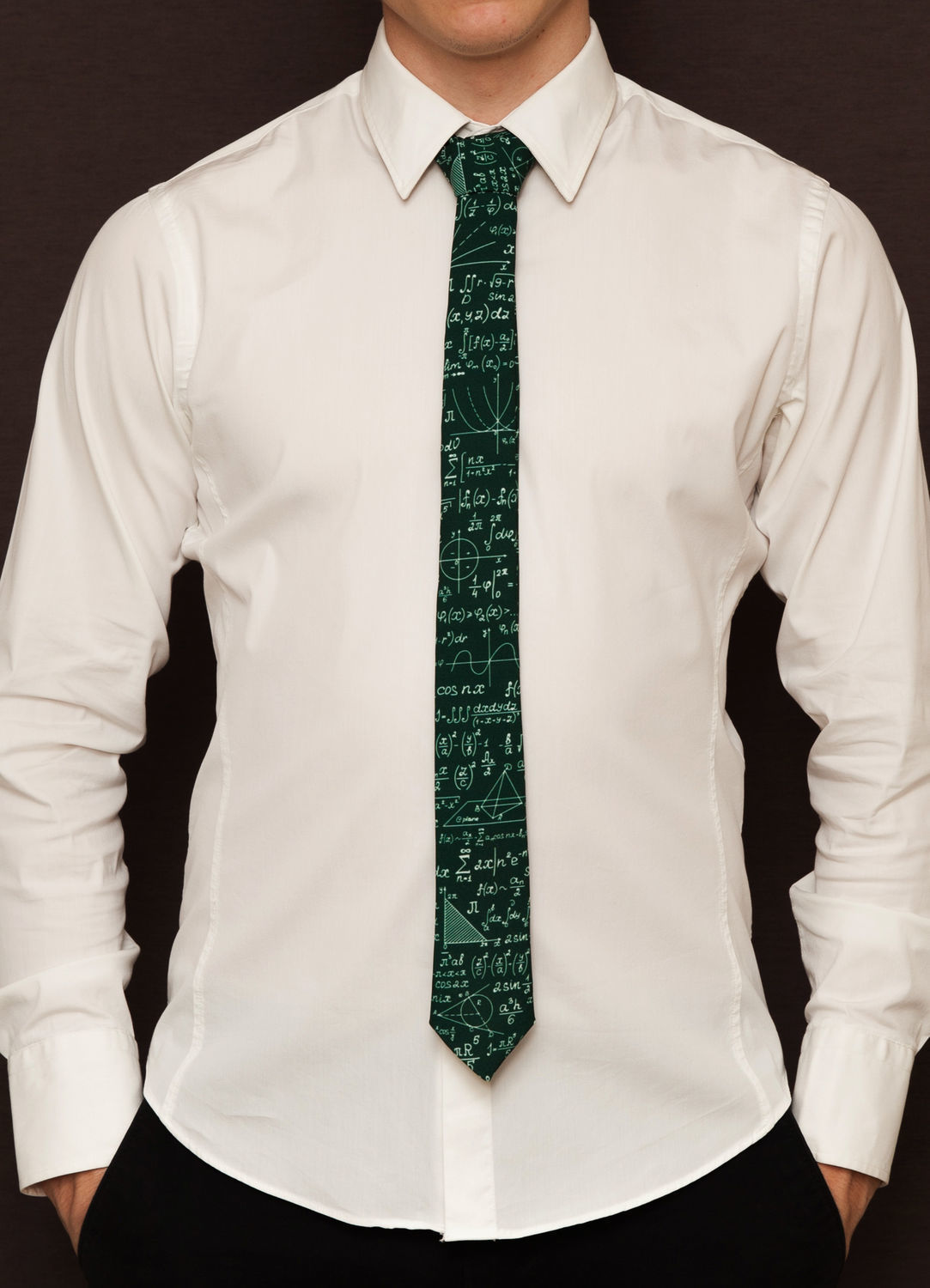Белая рубашка с галстуком для