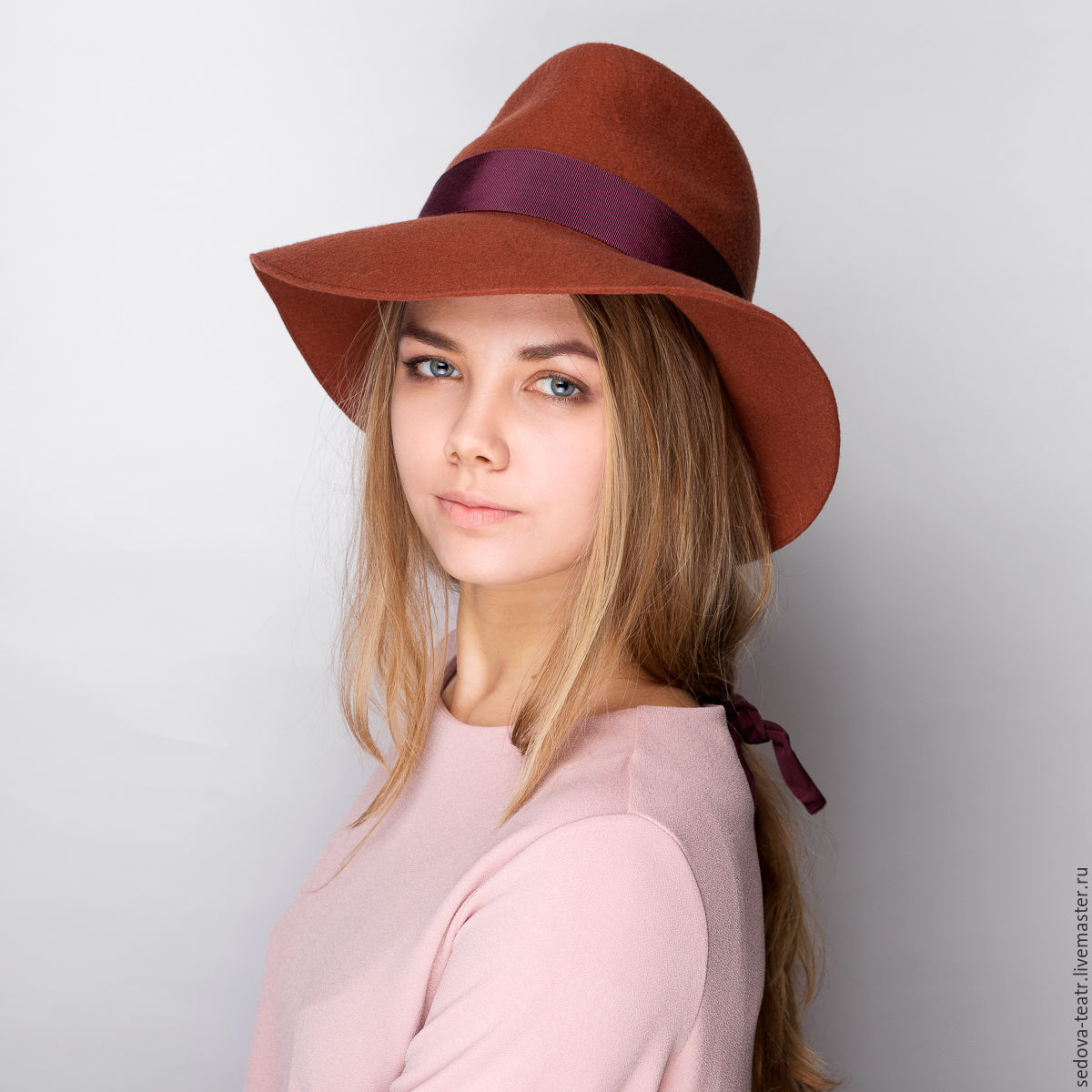 Элегантная шляпа. Шляпа спб. Как почистить фетровую шляпку. Шляпа санкт петербург. Шляпки лен.