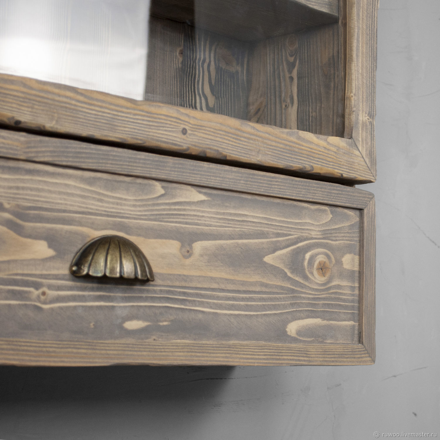 Витрина для трубок, шкаф для трубок, трубочница серая со стеклом на ...