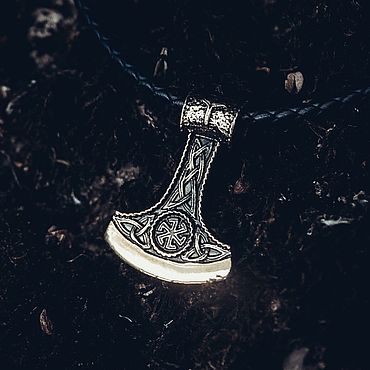 Украшения ручной работы. Ярмарка Мастеров - ручная работа Оберег Секира Перуна. Handmade.