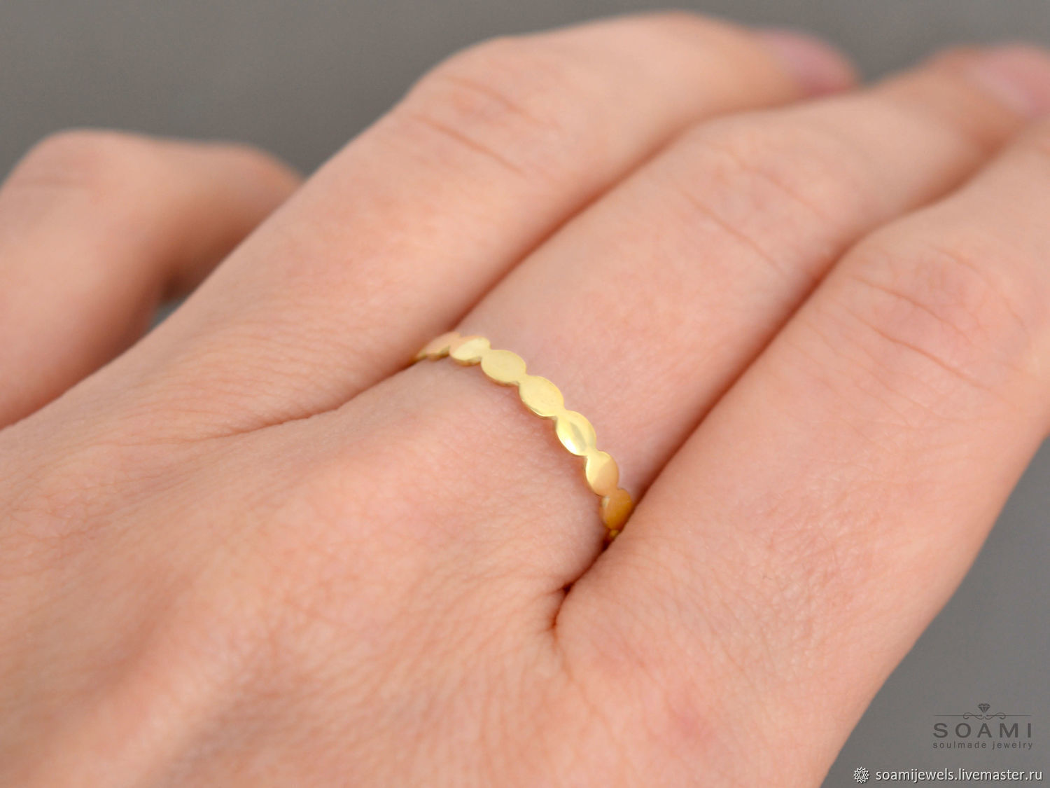 Тонкие золотые кольца женские