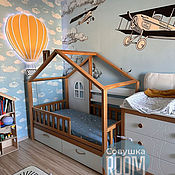 Мебель для детской: Кровать-домик с окошком