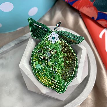 Украшения ручной работы. Ярмарка Мастеров - ручная работа Брошь Лайм. Handmade.