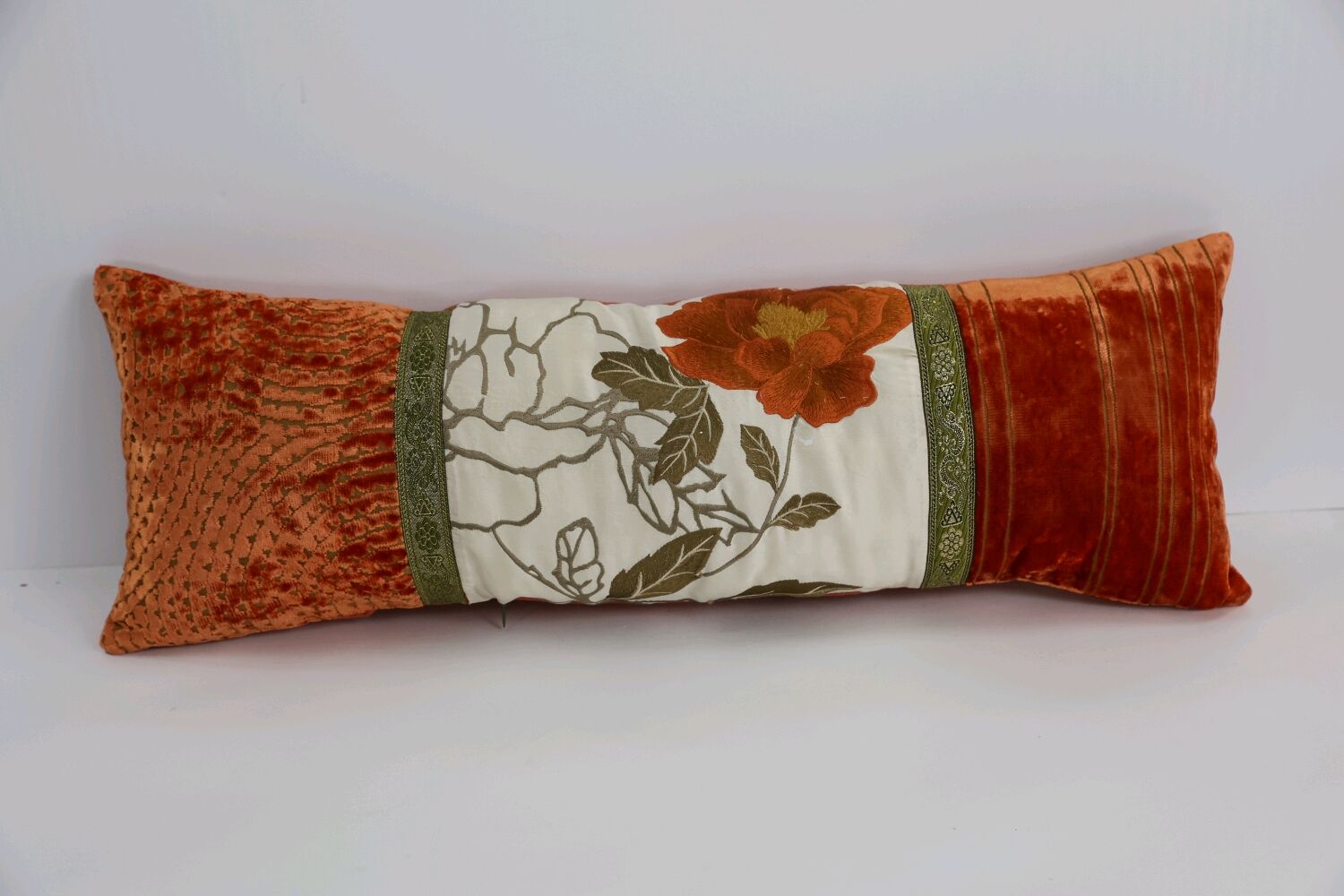 Подушка декоративная купить в интернет-магазине Ярмарка Мастеров по ...