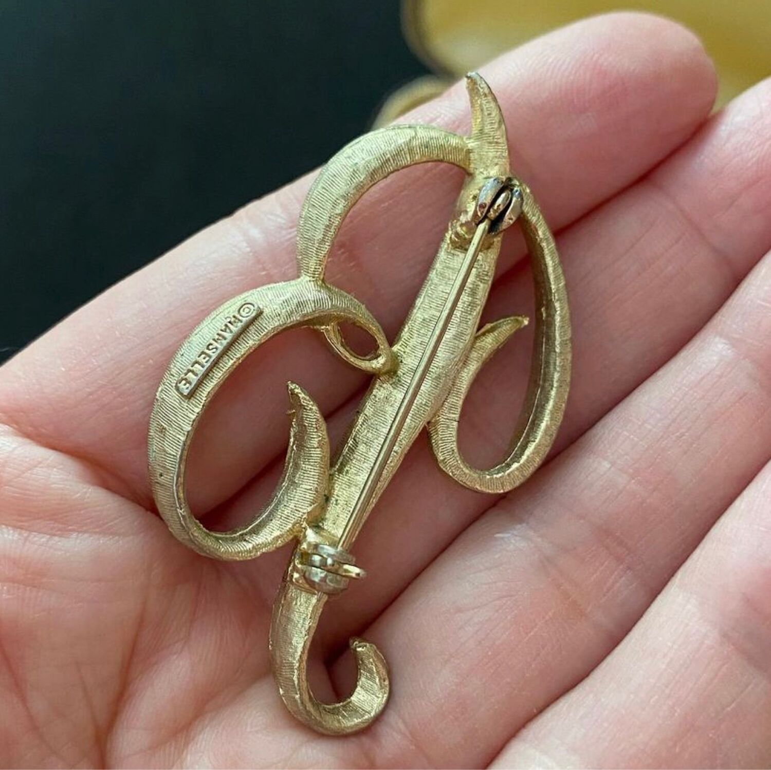 Mamselle brooch